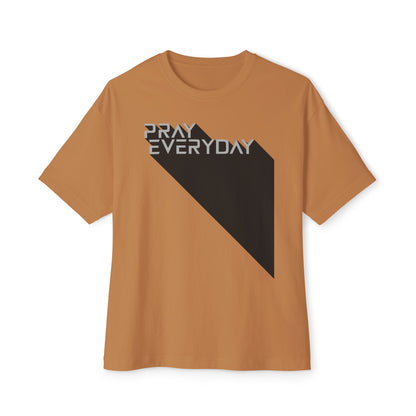 Pray Everyday – Oversized White Letter Box Graphic T-Shirt